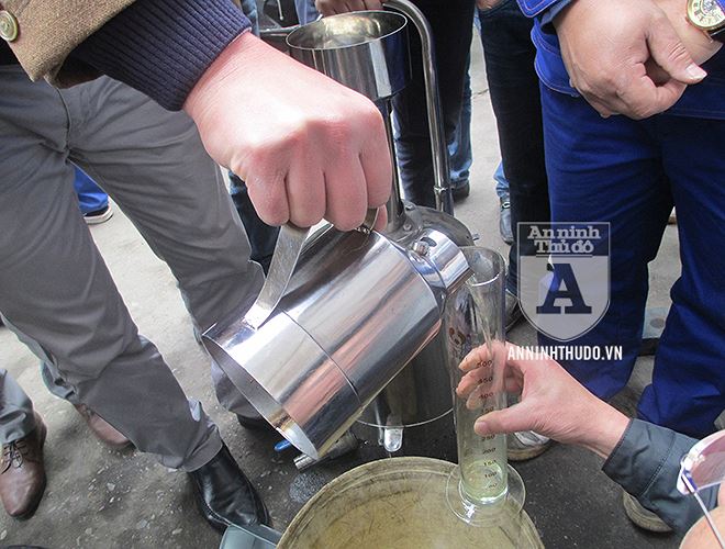 Toàn cảnh cuộc thực nghiệm đổ xăng giữa Petrolimex và lái xe ôtô khiếu nại